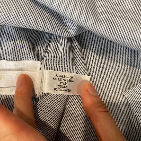 Banana Republic Slim-Fit Non-Iron Dress Shirt (Men's M) - Picture 8 of 10